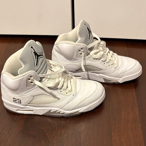Air Jordan 5 white metallic 5s (2015) - Picture 2 of 4